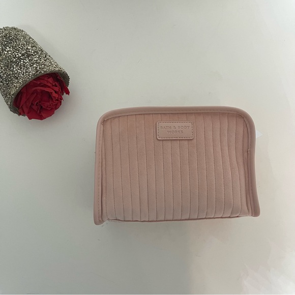 Bath & Body Works Pink Velvet Travel Toiletry Bag / Makeup Bag - Reemoly - Picture 9 of 11